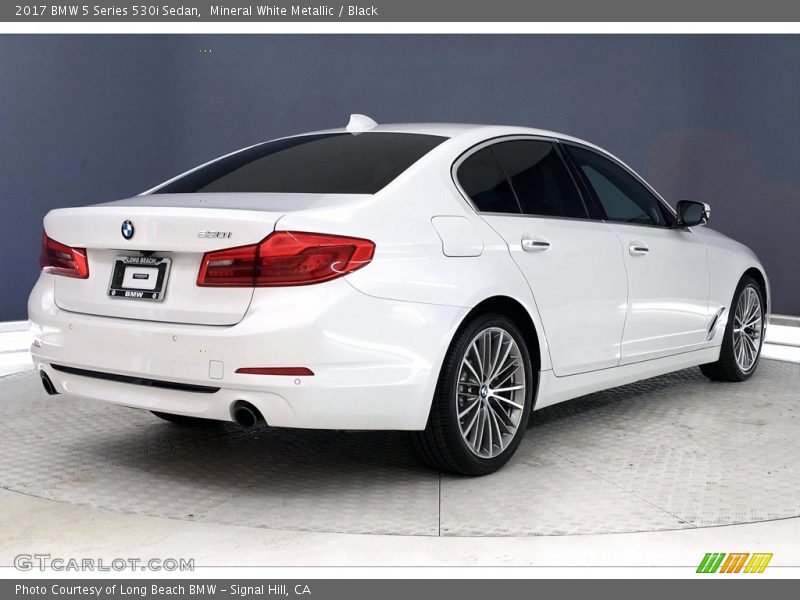 Mineral White Metallic / Black 2017 BMW 5 Series 530i Sedan
