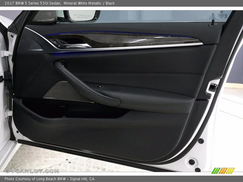 Mineral White Metallic / Black 2017 BMW 5 Series 530i Sedan