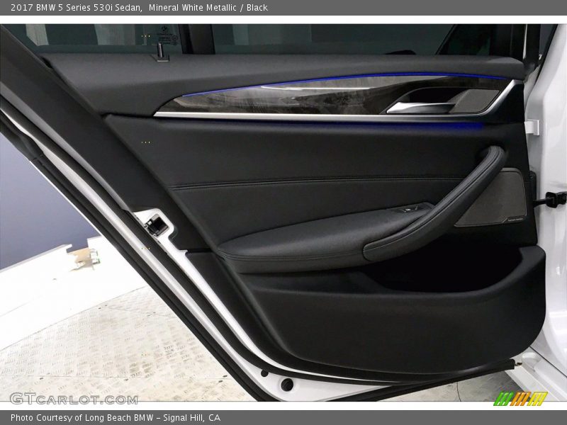 Mineral White Metallic / Black 2017 BMW 5 Series 530i Sedan