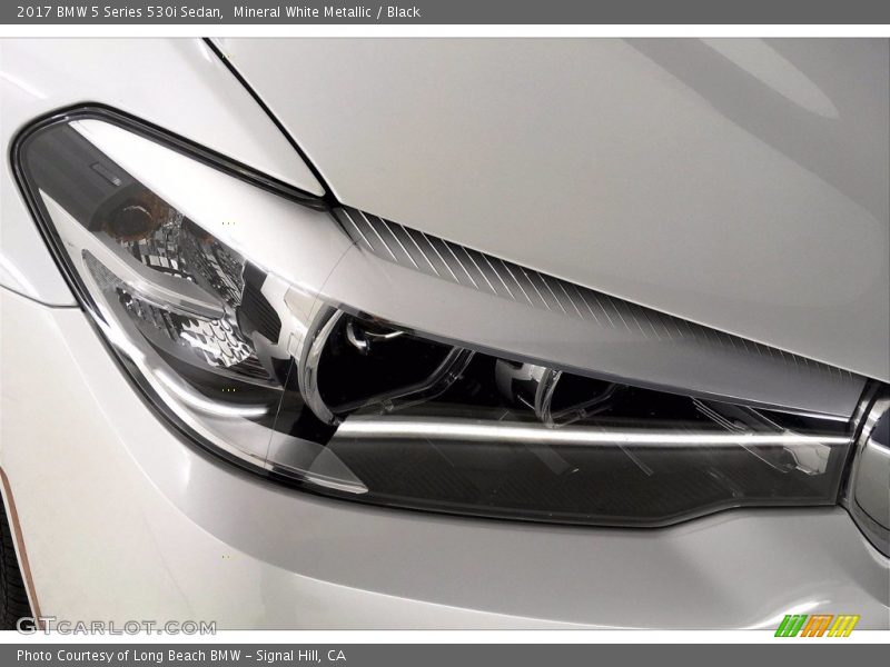 Mineral White Metallic / Black 2017 BMW 5 Series 530i Sedan