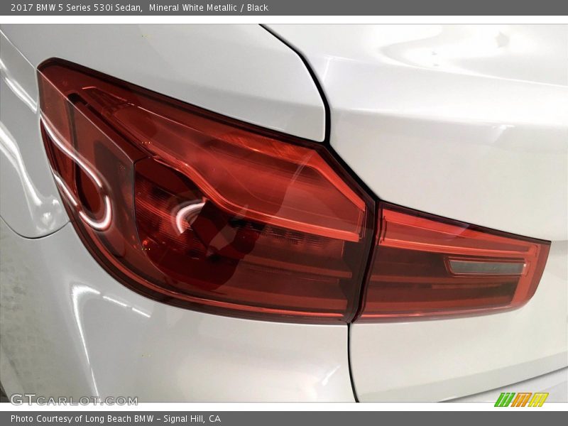 Mineral White Metallic / Black 2017 BMW 5 Series 530i Sedan