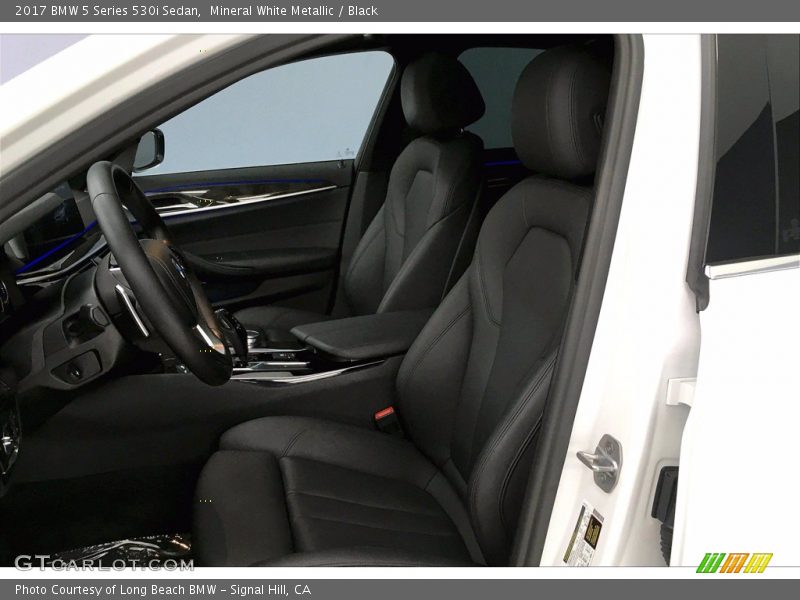 Mineral White Metallic / Black 2017 BMW 5 Series 530i Sedan