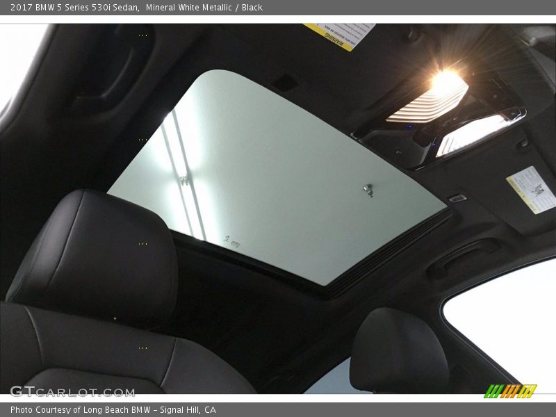 Mineral White Metallic / Black 2017 BMW 5 Series 530i Sedan