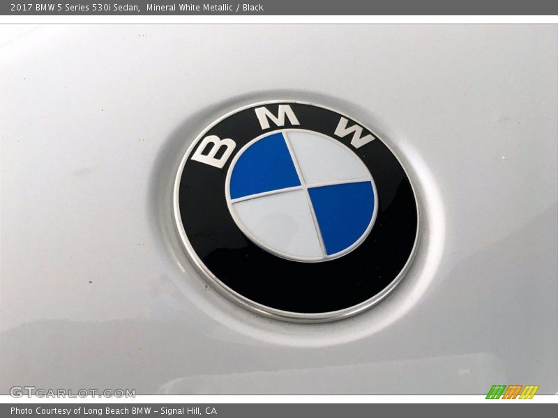 Mineral White Metallic / Black 2017 BMW 5 Series 530i Sedan