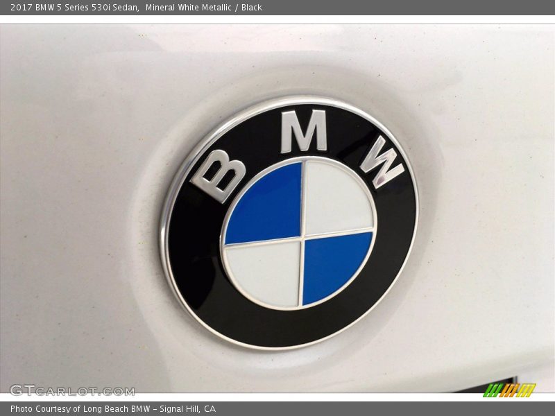 Mineral White Metallic / Black 2017 BMW 5 Series 530i Sedan