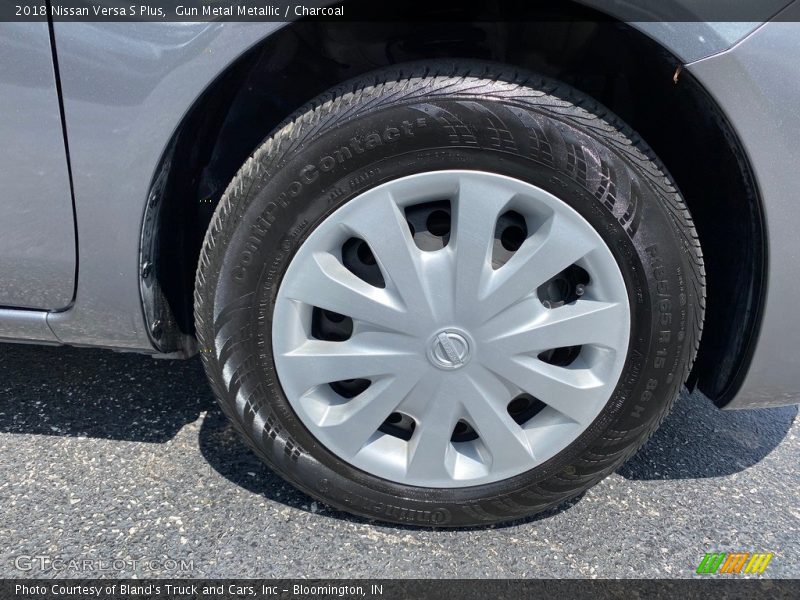 Gun Metal Metallic / Charcoal 2018 Nissan Versa S Plus