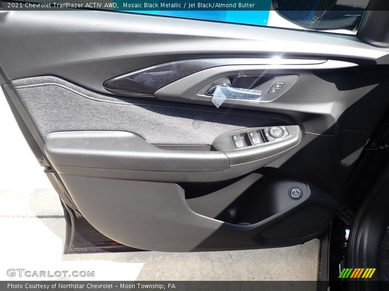 Mosaic Black Metallic / Jet Black/Almond Butter 2021 Chevrolet TrailBlazer ACTIV AWD