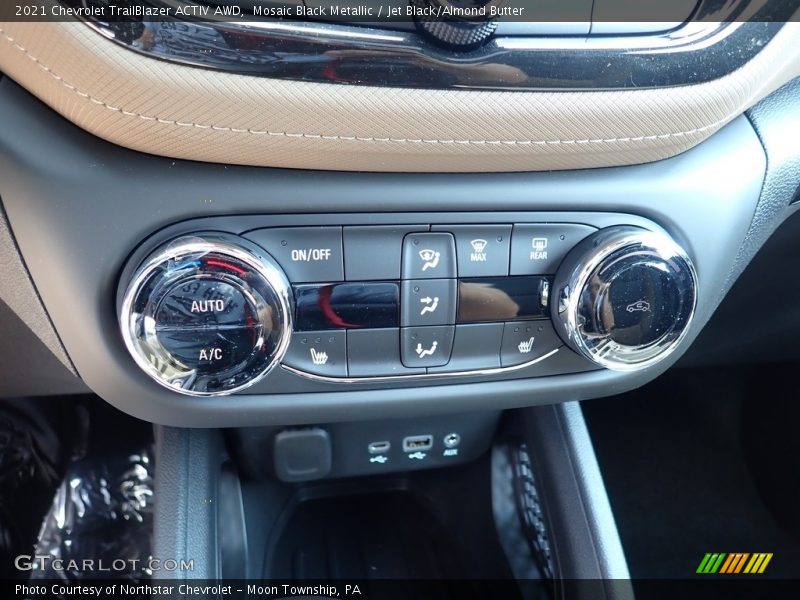 Mosaic Black Metallic / Jet Black/Almond Butter 2021 Chevrolet TrailBlazer ACTIV AWD