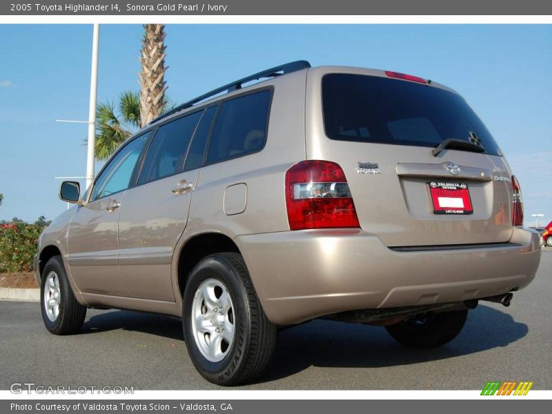 Sonora Gold Pearl / Ivory 2005 Toyota Highlander I4