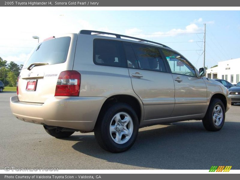 Sonora Gold Pearl / Ivory 2005 Toyota Highlander I4