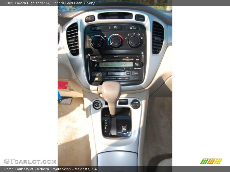 Sonora Gold Pearl / Ivory 2005 Toyota Highlander I4