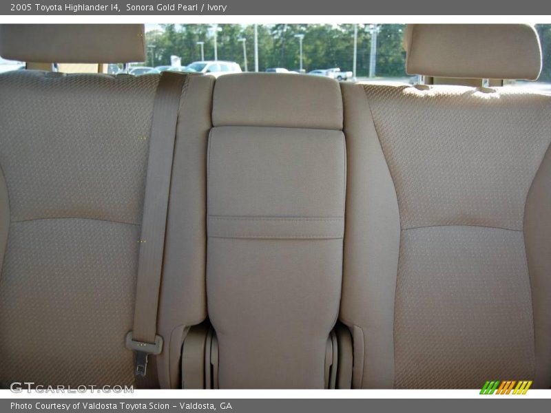 Sonora Gold Pearl / Ivory 2005 Toyota Highlander I4