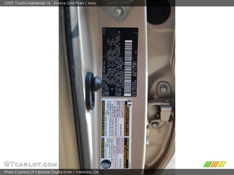 Sonora Gold Pearl / Ivory 2005 Toyota Highlander I4