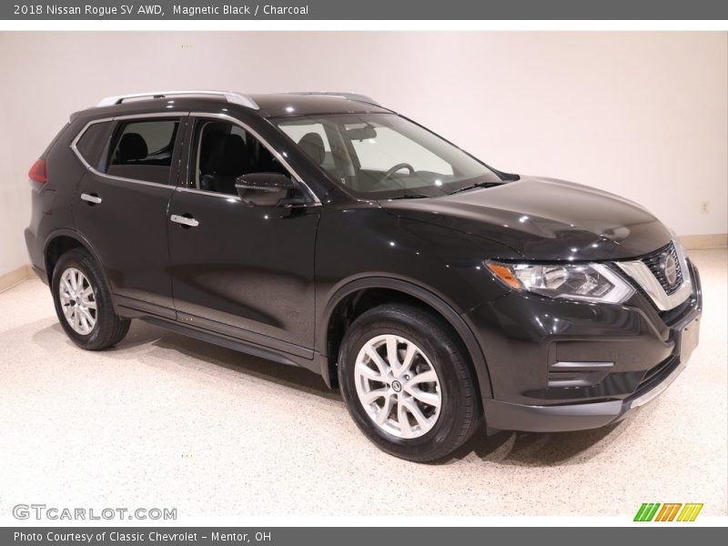 Magnetic Black / Charcoal 2018 Nissan Rogue SV AWD
