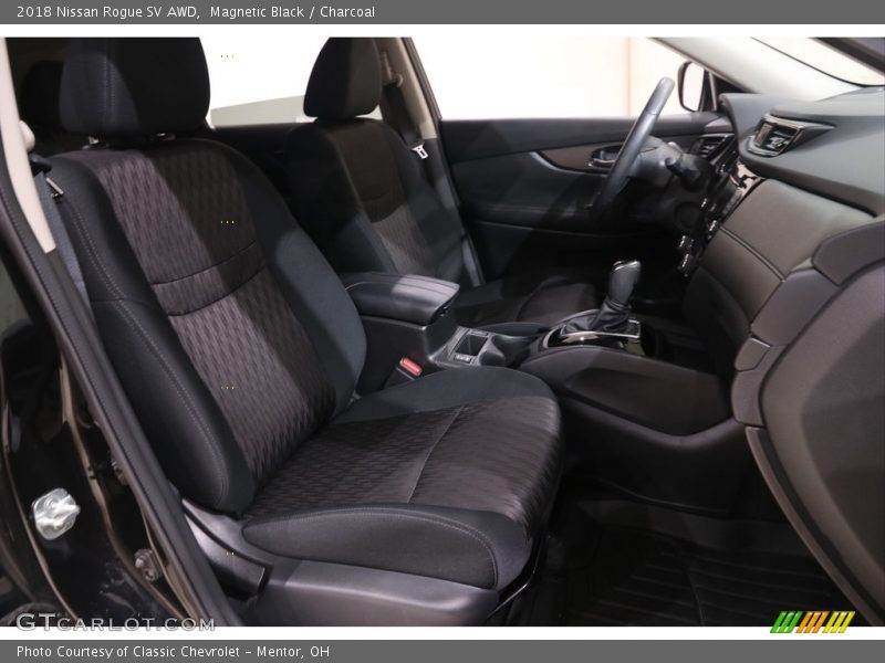 Magnetic Black / Charcoal 2018 Nissan Rogue SV AWD