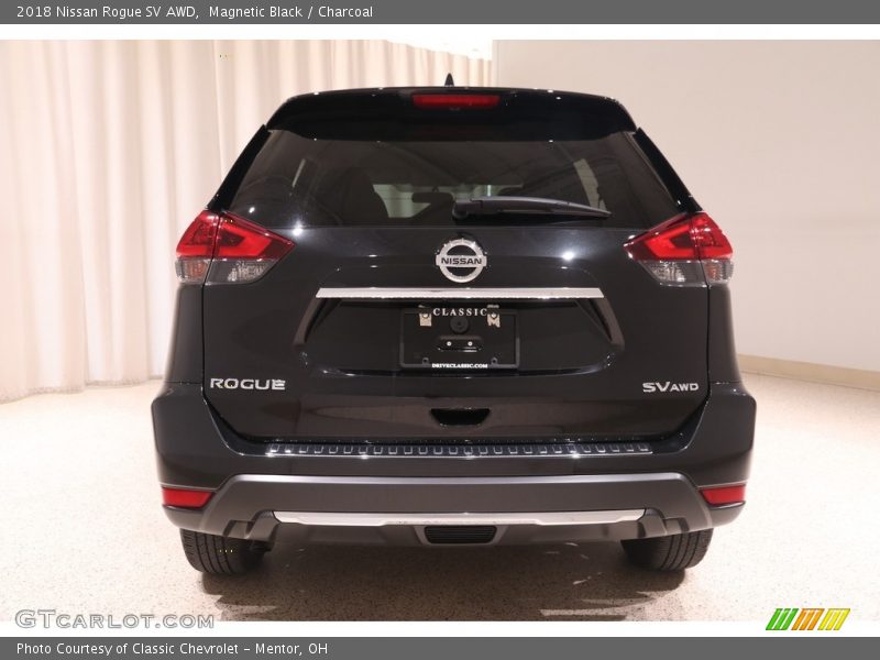 Magnetic Black / Charcoal 2018 Nissan Rogue SV AWD