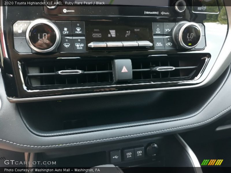 Ruby Flare Pearl / Black 2020 Toyota Highlander XLE AWD