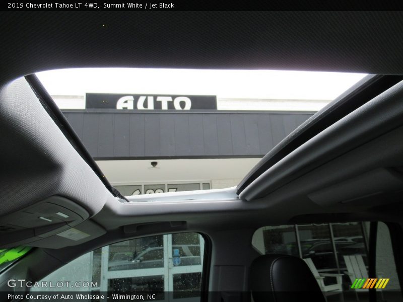 Summit White / Jet Black 2019 Chevrolet Tahoe LT 4WD