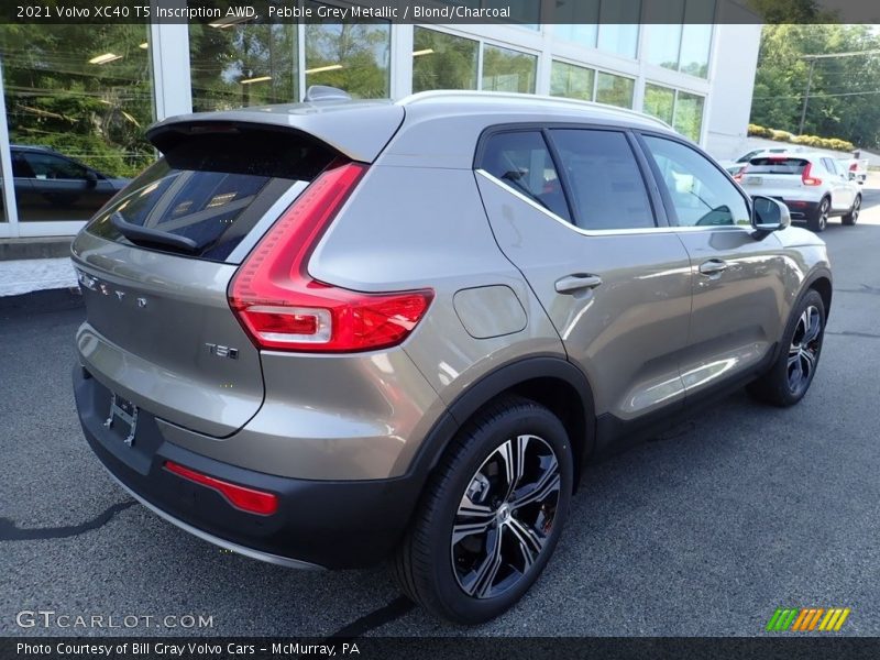 Pebble Grey Metallic / Blond/Charcoal 2021 Volvo XC40 T5 Inscription AWD