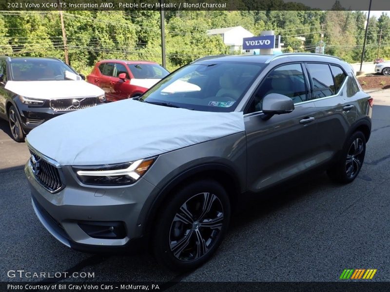 Pebble Grey Metallic / Blond/Charcoal 2021 Volvo XC40 T5 Inscription AWD