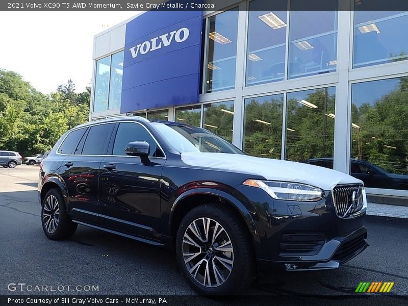 Front 3/4 View of 2021 XC90 T5 AWD Momentum