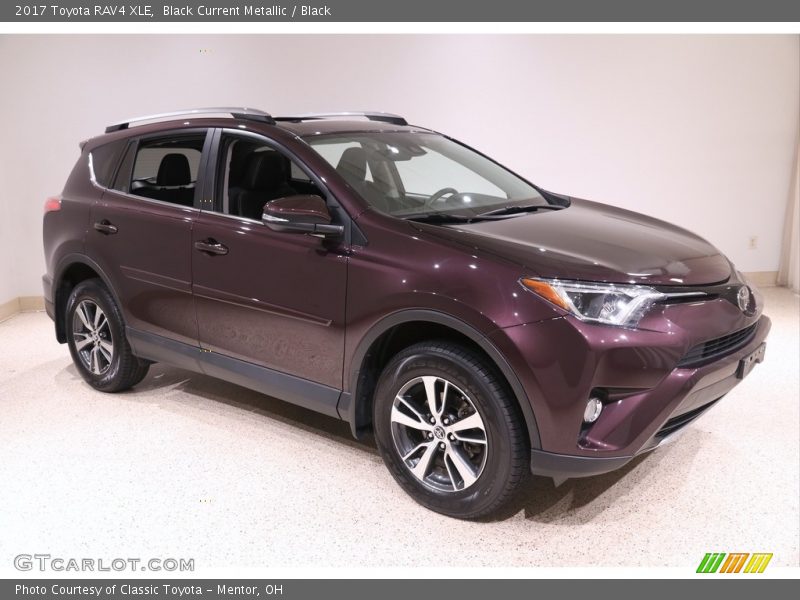 Front 3/4 View of 2017 RAV4 XLE