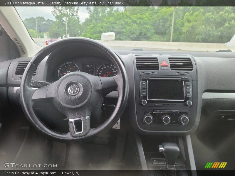 Platinum Grey Metallic / Titan Black 2010 Volkswagen Jetta SE Sedan