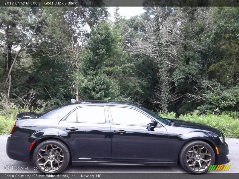 Gloss Black / Black 2017 Chrysler 300 S