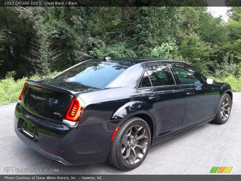 Gloss Black / Black 2017 Chrysler 300 S
