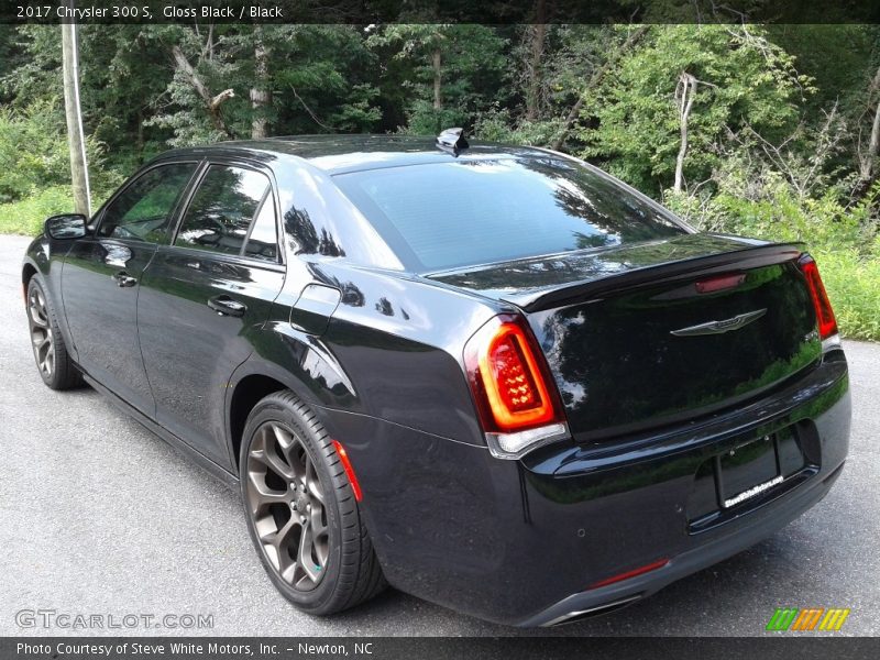 Gloss Black / Black 2017 Chrysler 300 S