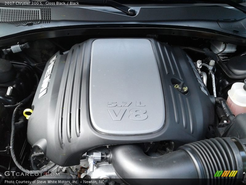 Gloss Black / Black 2017 Chrysler 300 S