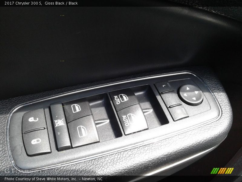 Gloss Black / Black 2017 Chrysler 300 S