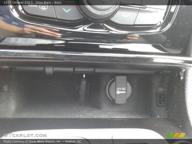 Gloss Black / Black 2017 Chrysler 300 S