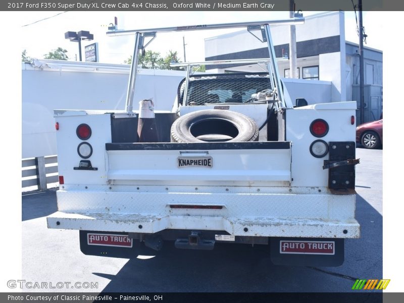 Oxford White / Medium Earth Gray 2017 Ford F350 Super Duty XL Crew Cab 4x4 Chassis