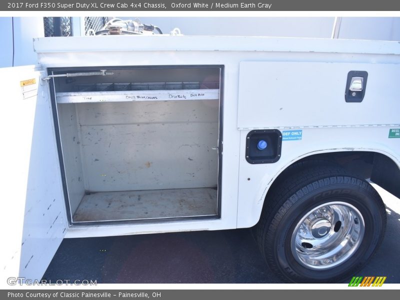 Oxford White / Medium Earth Gray 2017 Ford F350 Super Duty XL Crew Cab 4x4 Chassis