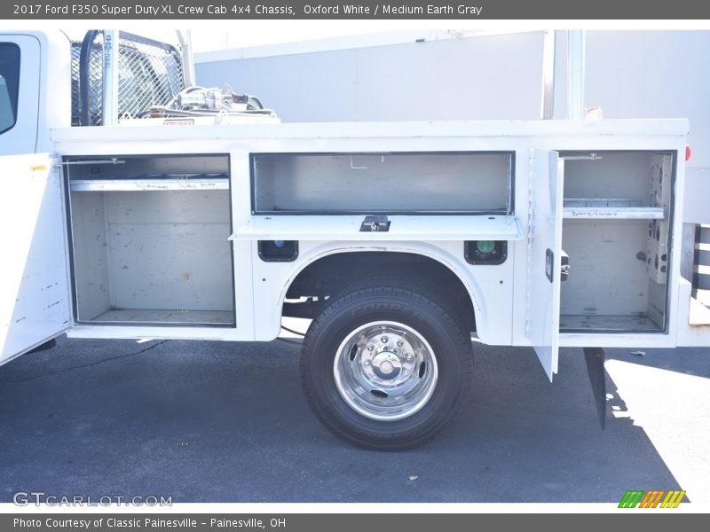 Oxford White / Medium Earth Gray 2017 Ford F350 Super Duty XL Crew Cab 4x4 Chassis