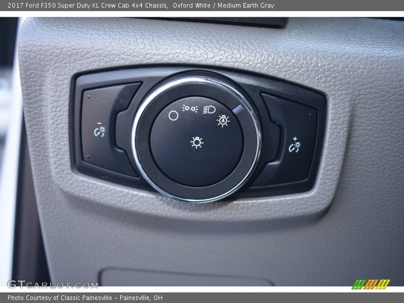 Oxford White / Medium Earth Gray 2017 Ford F350 Super Duty XL Crew Cab 4x4 Chassis