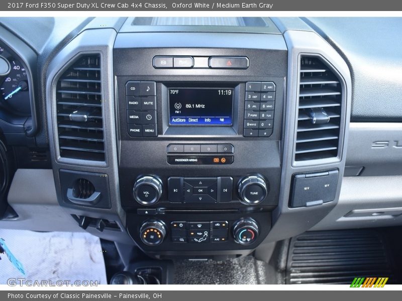 Oxford White / Medium Earth Gray 2017 Ford F350 Super Duty XL Crew Cab 4x4 Chassis