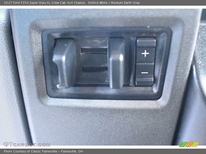Oxford White / Medium Earth Gray 2017 Ford F350 Super Duty XL Crew Cab 4x4 Chassis
