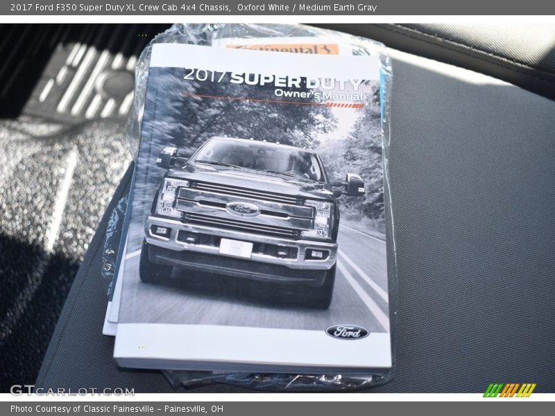Oxford White / Medium Earth Gray 2017 Ford F350 Super Duty XL Crew Cab 4x4 Chassis