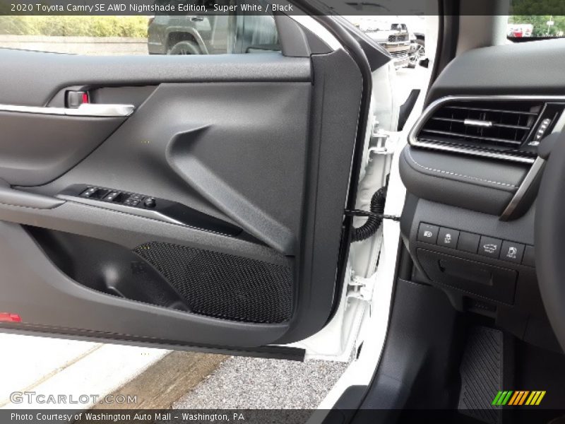 Super White / Black 2020 Toyota Camry SE AWD Nightshade Edition