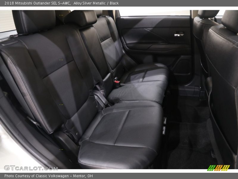 Alloy Silver Metallic / Black 2018 Mitsubishi Outlander SEL S-AWC