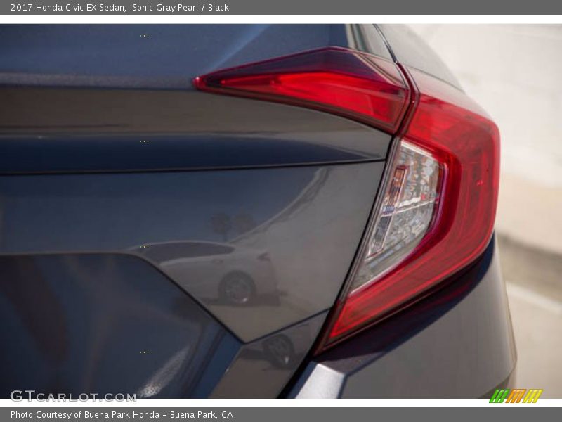 Sonic Gray Pearl / Black 2017 Honda Civic EX Sedan