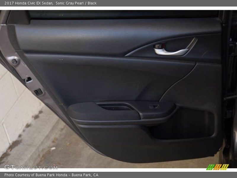Sonic Gray Pearl / Black 2017 Honda Civic EX Sedan
