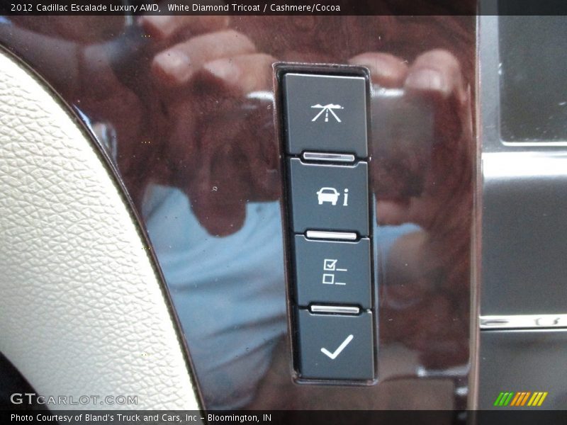 White Diamond Tricoat / Cashmere/Cocoa 2012 Cadillac Escalade Luxury AWD