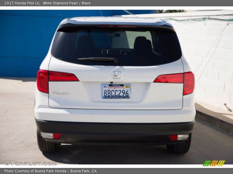 White Diamond Pearl / Black 2017 Honda Pilot LX
