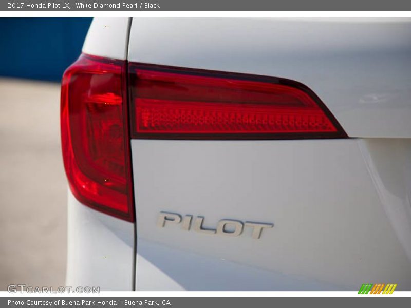 White Diamond Pearl / Black 2017 Honda Pilot LX