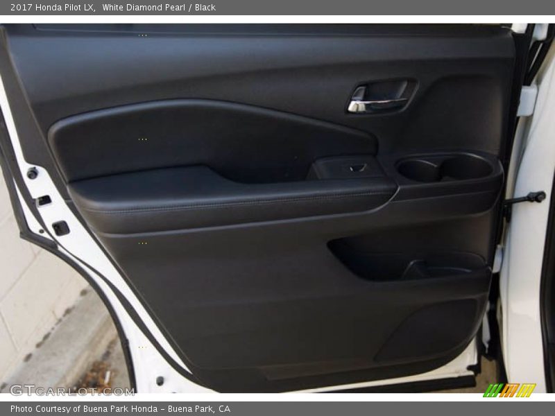 White Diamond Pearl / Black 2017 Honda Pilot LX