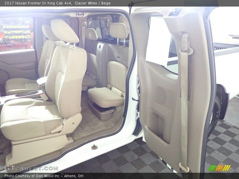Glacier White / Beige 2017 Nissan Frontier SV King Cab 4x4