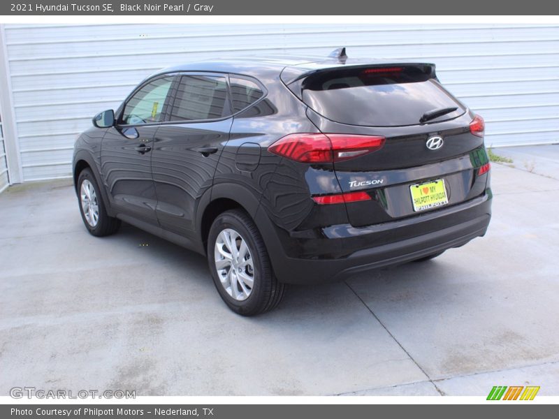 Black Noir Pearl / Gray 2021 Hyundai Tucson SE